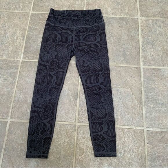 𝅺allfenix animal print‎ high rise leggings. - Picture 2 of 10